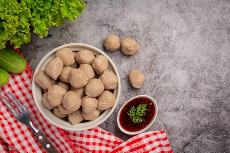 membuat bakso