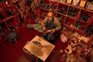 bisnis perbaikan sepatu